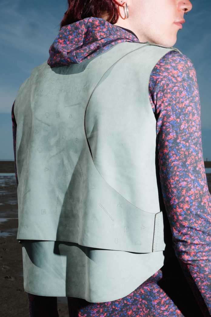 Weste im Lasercutter geschneidert