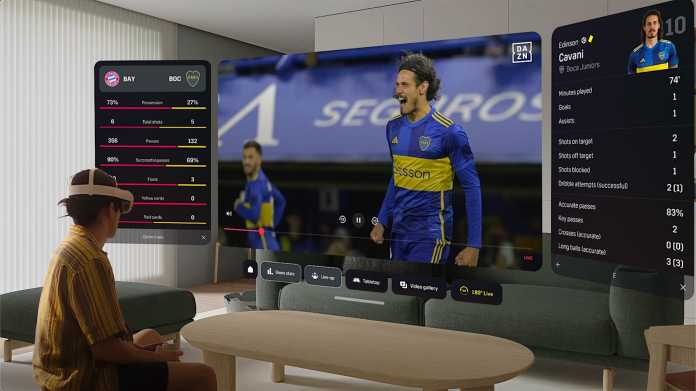 Nutzer mit Meta Quest vor virtuellem DAZN-Fußball-Stream mit Live-Statistiken zu Ballbesitz, Schüssen und Edinson Cavani.