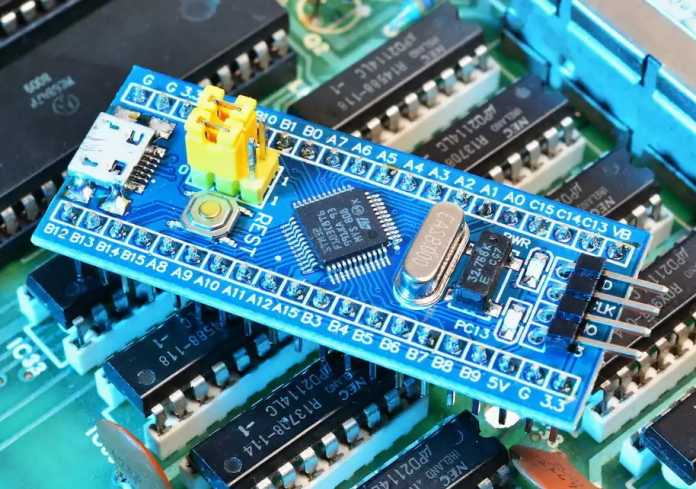 Blue Pill developer board with STM32F103