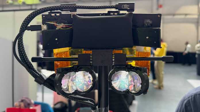 The Ultraslim 220 prototype with lenses and technology.