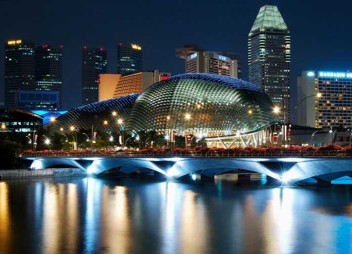 Nicht nur in Megastädten wie Singapur will Siemens mit intelligente Lösungen für U-Bahnen, leistungsfähigere Stromnetze oder Gebäudetechnik Geschäfte machen.