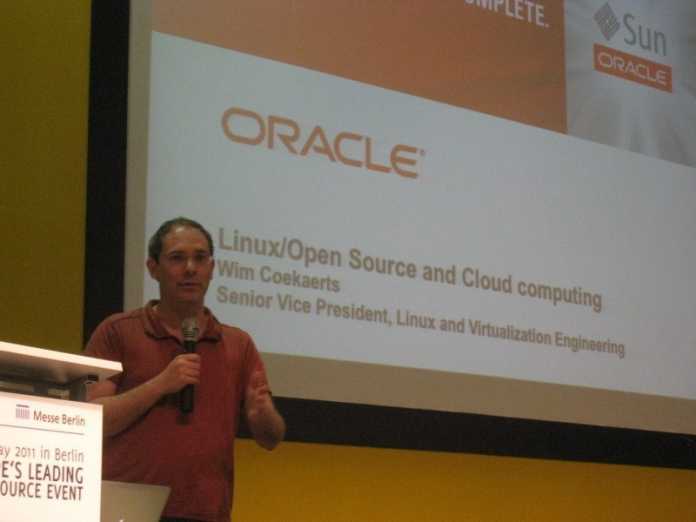 Wim Coekaerts von Oracle zu Begin der ersten Keynote zu &quot;Taking Linux into the Clouds&quot;.