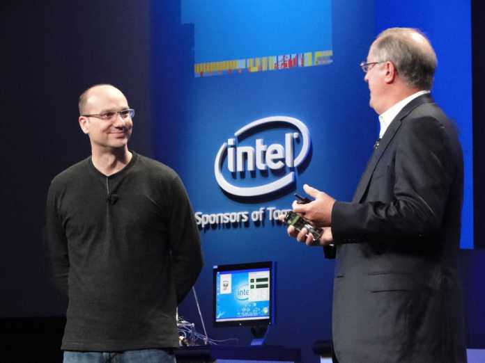 Paul Otellini und Googles Android-Chef, Andy Rubin, verkünden die Zusammenarbeit bei Android für Intel-CPUs
