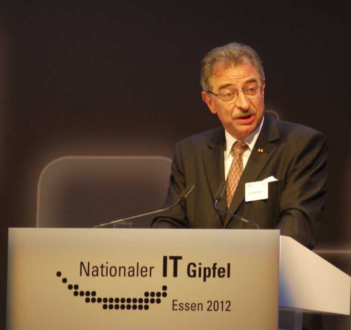 Der Bitkom-Vorsitzende Dieter Kempf auf dem IT-Gipfel 2012