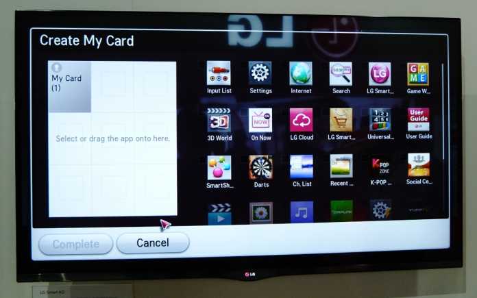 Die Panels in LGs neuer Smart-TV-Oberfläche kann man frei bestücken, das Hauptpanel ist allerdings fest vorbelegt, inklusive Werbe-Einblendung.