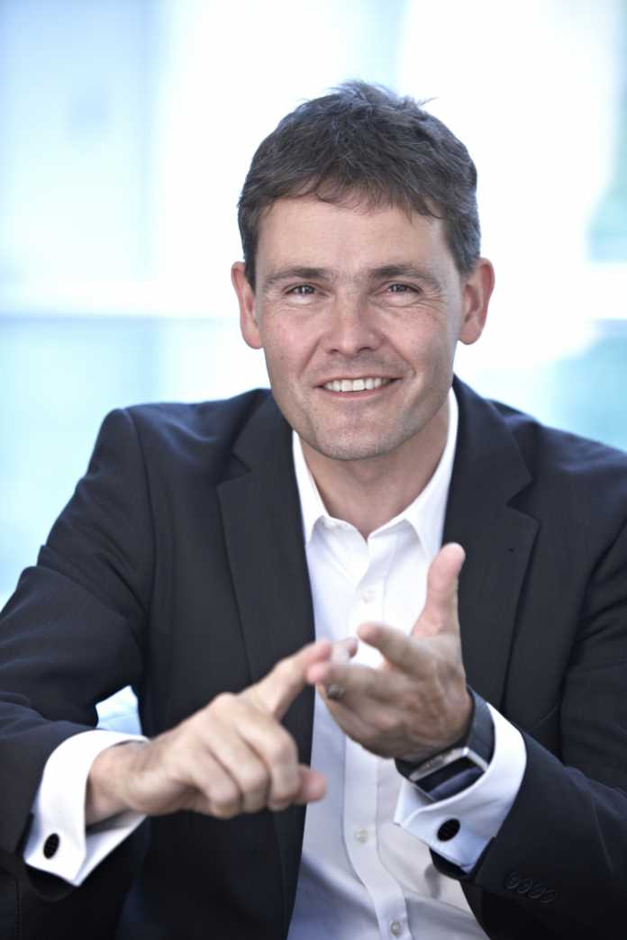 Sascha Hancke, LG-Manager