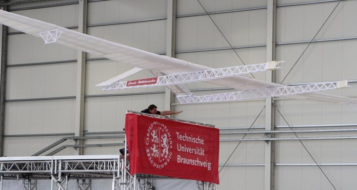 Carolo-Wilhelminchen - größtes Papierflugzeug der Welt