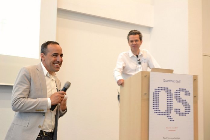 Gastgeber und Moderator der Konferenz war Gary Wolf (links im Bild), Mitgründer von Quantified Self. Schon zum dritten mal lud er Self-Tracker von der ganzen Welt nach Amsterdam ein.