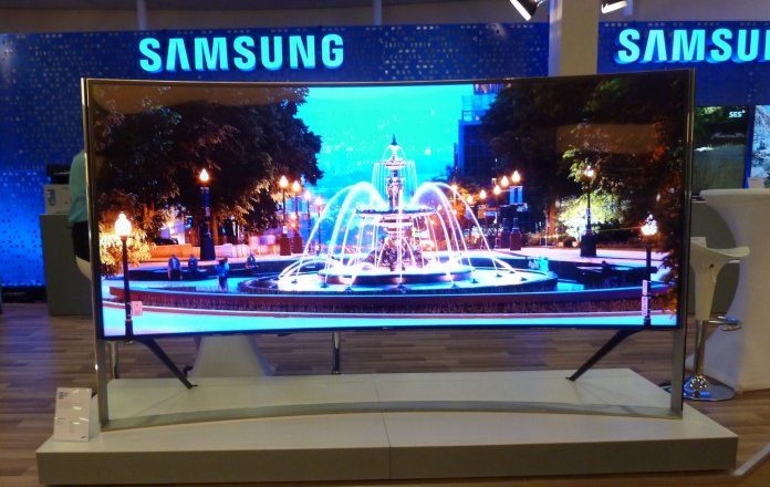 Samsung will seine LCD-TVs künftig außer mit Ultra-HD-Auflösung und Krümmung auch mit Quantenpunkten verbessern.