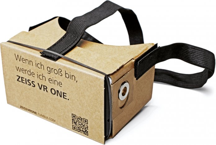 Die VR-Brille des c't wissen Virtual Reality zusammengebaut - das Gummiband haben wir nachträgliche an der Brille befestigt, es gehört nicht dazu.