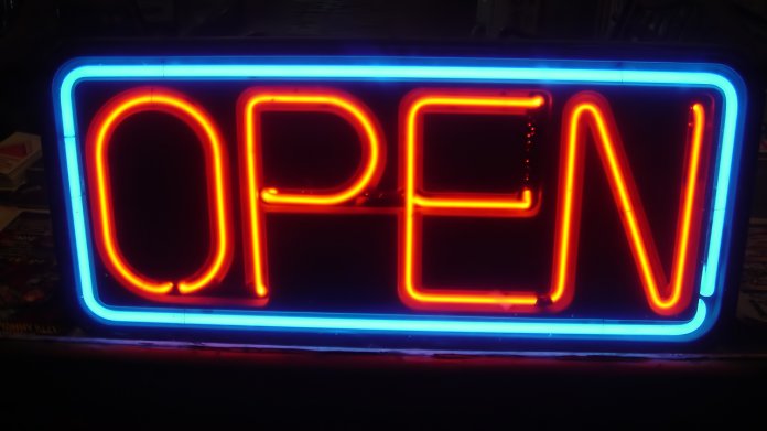 Open-Schild