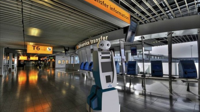 Roboterführer Spencer im Flughafentest