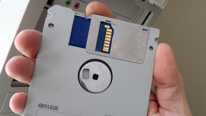 Casemodding-Understatement: Dieser PC von 1995 ist ein Bolide