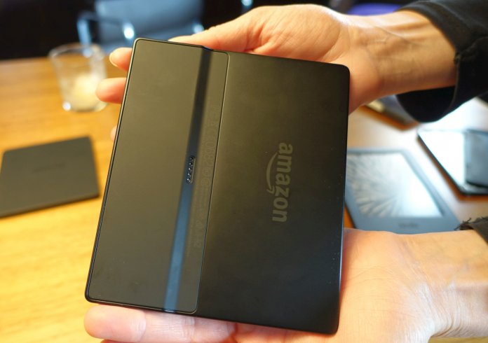 Die Technik des Amazon Kindle Oasis steckt im dickeren Drittel, der auch als Griff dient.