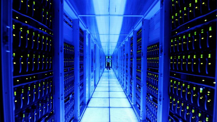 Rechenzentrums-Umfrage: Schneller in die Cloud