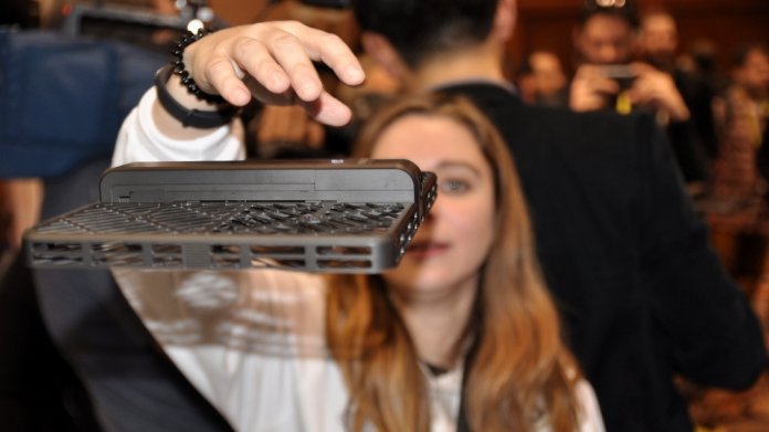 Aluhut-Unterhosen und Selfie-Drohnen: Die merkwürdigsten Gadgets vom Messeauftakt