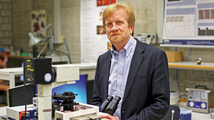Nanoroboter im Auge unterwegs