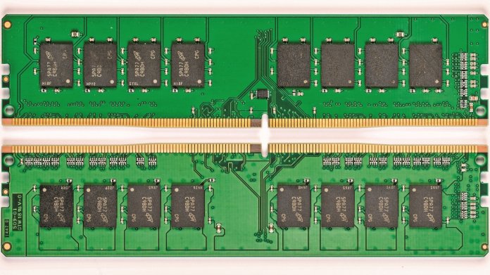 DDR4-SDRAM-DIMM: Vor- und Rückseite