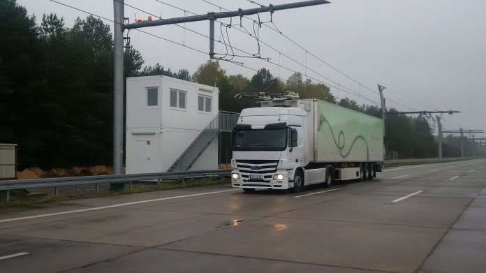 eHighway: Bauarbeiten für Oberleitungen an hessischer Autobahn beginnen