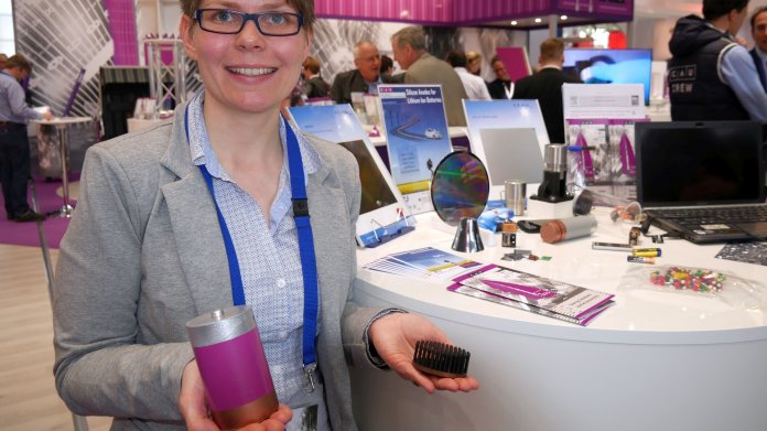 Neuer Silizium-Akku verzehnfacht die mögliche Energiedichte