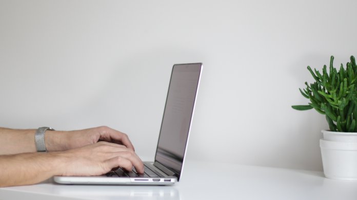 Upload, Internet, Notebook, Diskussion, Kommentar, Vernetzung