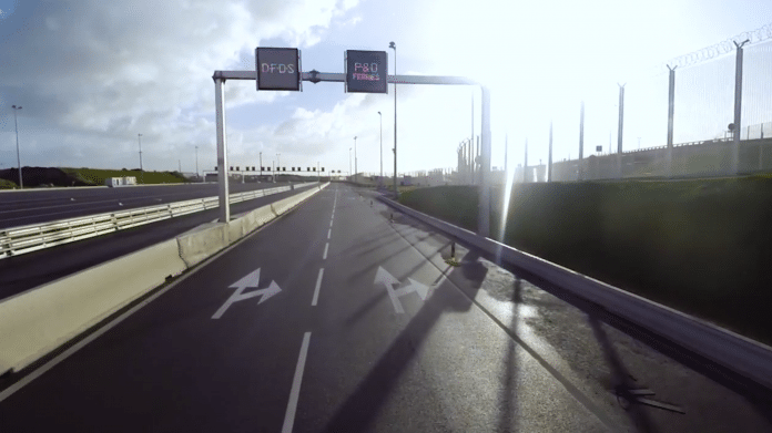 Missing Link: Grenztechnik in Calais - Die Stadt der Zäune und das Land der Träume