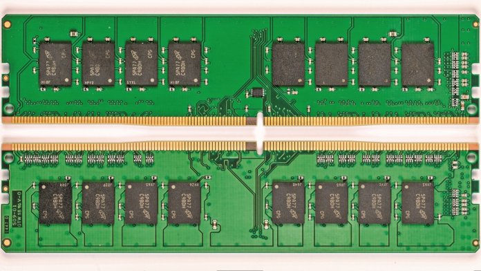 DDR4-SDRAM-DIMM: Vor- und Rückseite