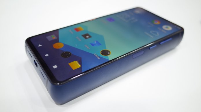 Smartphone im Ziegelsteinformat mit 50 Tagen Standby-Zeit