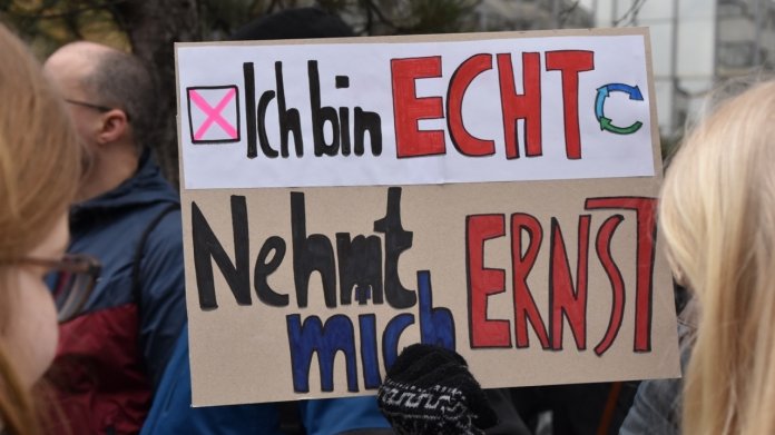 Demo gegen Artikel 13: "Wir sind nicht nur die Kinder von Google"