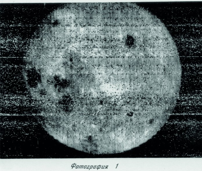 Erstes Foto der erdabgewandten Seite des Mondes, von Luna 3 am 7. Oktober 1959 zur Erde gefunkt