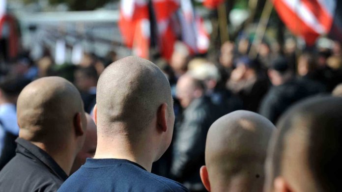 Rechter Terror: Behörden wollen Internet stärker beobachten