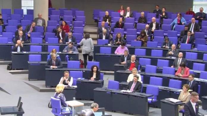Corona-Krise: Bundestag beschließt weitgehende Reform des Infektionsschutzgesetzes