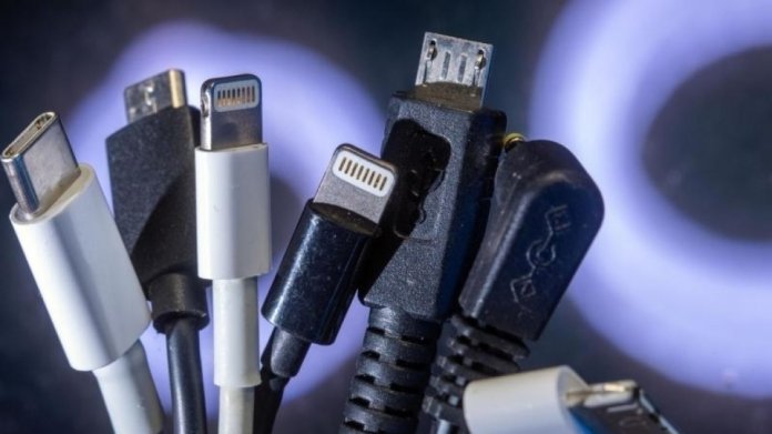 Ladekabel für unterschiedliche Handymodelle