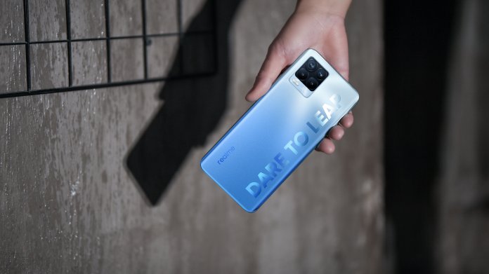 Realme 8 Pro Smartphone Mit 108 Megapixel Kamera Fur 280 Euro Heise Online