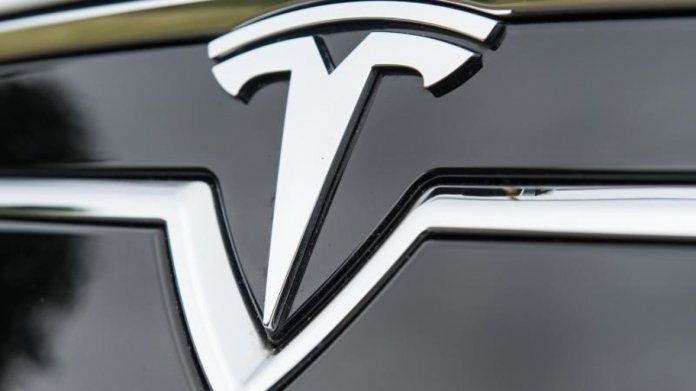 Elektrofahrzeug Tesla S