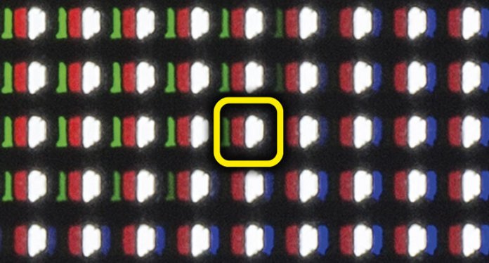 LG ordnet die Subpixel in seinen WOLED-Panels in der üblichen Streifenanordnung an und fügt an RGB ein weißes Subpixel., 