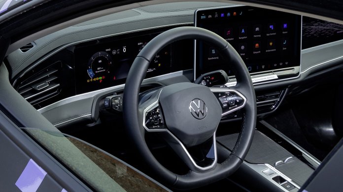 VW Passat 2024 Cockpit