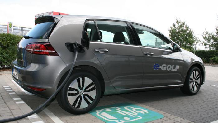 Beratergremium fordert mehr Staatshilfe für Elektroautos