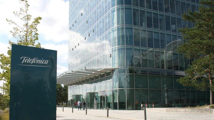 Drillisch übernimmt 301 Telefonica-Ladengeschäfte