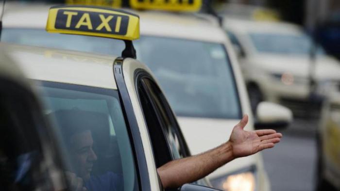Taxis in Warteschlange