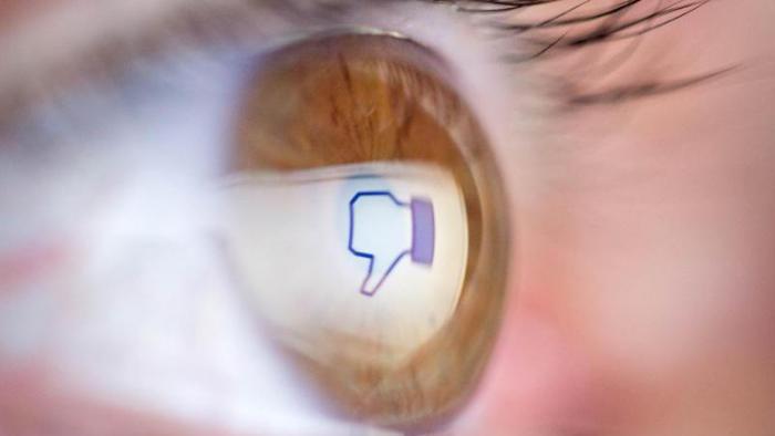 Facebook Daumen runter