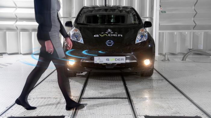 UN-Organisation will Fußgänger vor leisen Elektroautos warnen