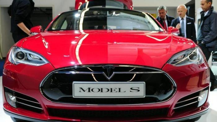Tesla Elektrofahrzeug
