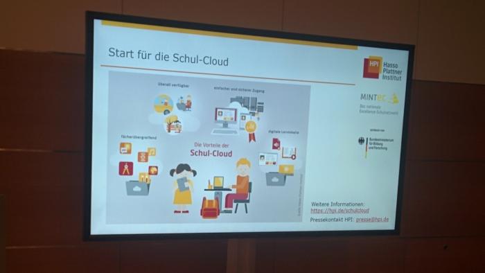IT-Gipfel 2016: Prestige-Projekt Bildungscloud