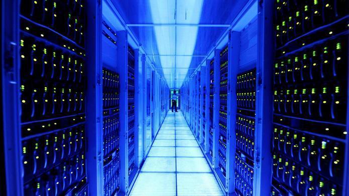 Reichtum statt Sparsamkeit: Dobrindt will Datenschutz lockern
