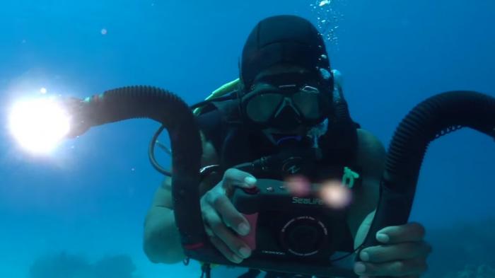 Neue wasserdichte Foto- und Videokamera mit 20 Megapixel