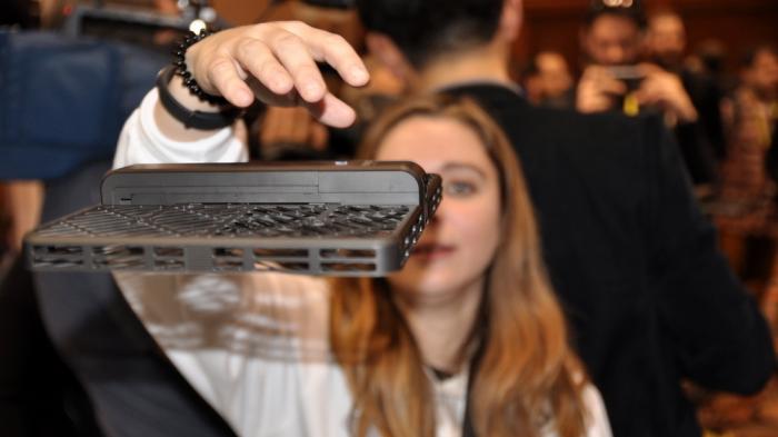 Aluhut-Unterhosen und Selfie-Drohnen: Die merkwürdigsten Gadgets vom Messeauftakt