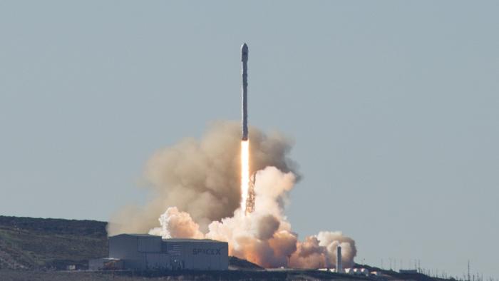 SpaceX: Start der Trägerrakete Falcon 9 in letzter Minute verschoben