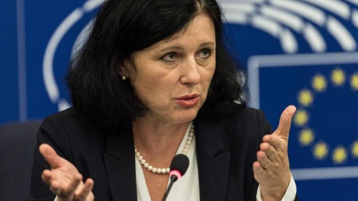 EU-Kommission verlangt Verbraucherschutz von Facebook und Co