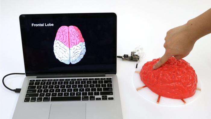 Sprühfarbe und Sensoren können fast beliebige Oberflächen zum Touchpad machen